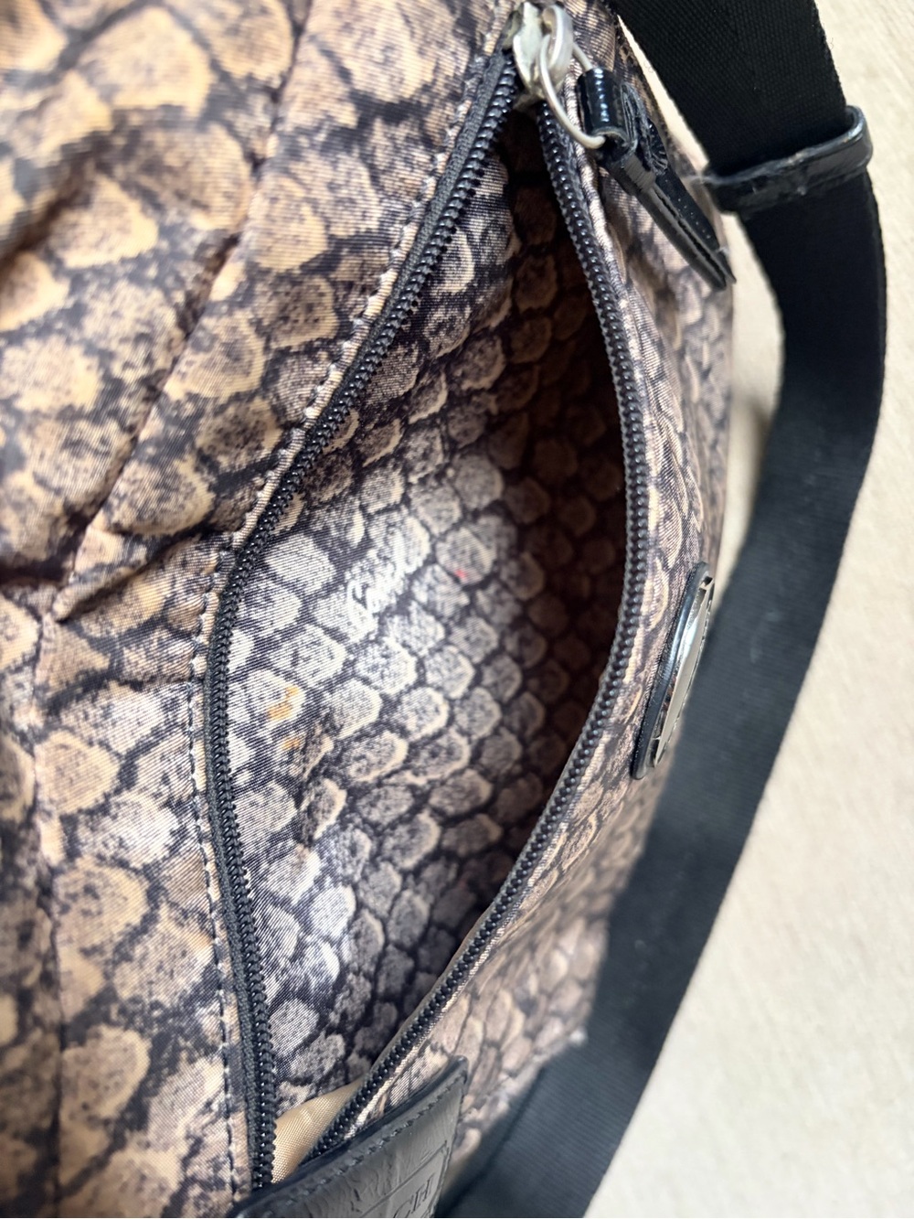 EUC Coach Snake Print Swingpack Crossbody Bag - Picture 6 of 7